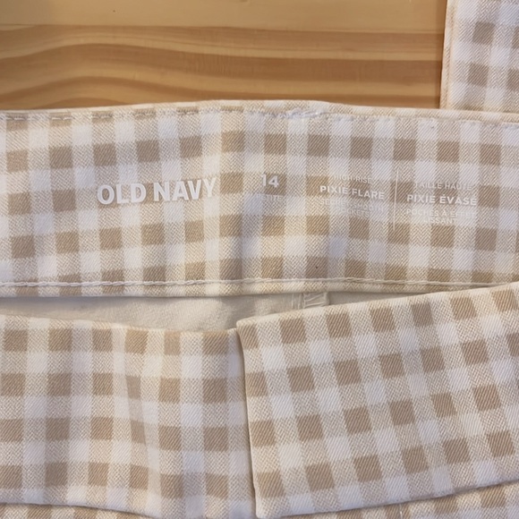 Old Navy High Rise Pixie Flare Pants - Picture 2 of 3